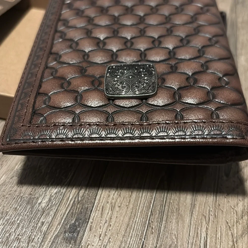Justin Rodeo Genuine Leather Low Profile,RFID,8 card slots,slip pockets,Concho